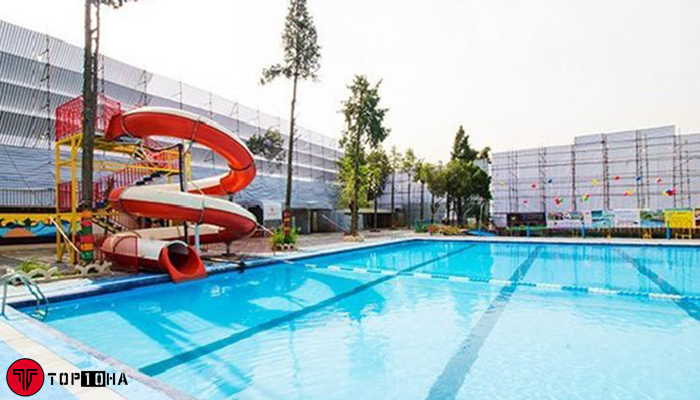 بهترین استخرهای روباز تهران اکباتان