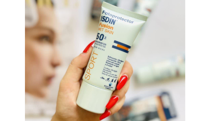 بهترین ضد آفتاب خارجی: کرم و ژل ضد آفتاب فیوژن اسپرت ایزدین SPF50