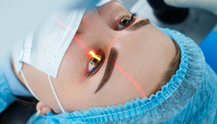 بهترین چشم پزشک ایران دکتر رجبی