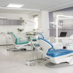بهترین کلینیک دندانپزشکی در کرج + [۱۰ دندانپزشکی برتر کرج]